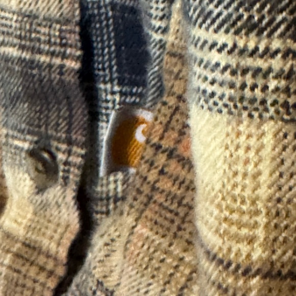 Women’s Carhartt Relaxed Fit Hooded Plaid Flannel Shirt | Small (4/6) - Picture 6 of 7